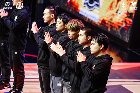 HLE血洗FPX,Doinb团战一打五激烈交锋小组赛,强势挺进下一轮的简单介绍 HLE血洗FPX,Doinb团战一打五激烈交锋小组赛,强势挺进下一轮的简单介绍