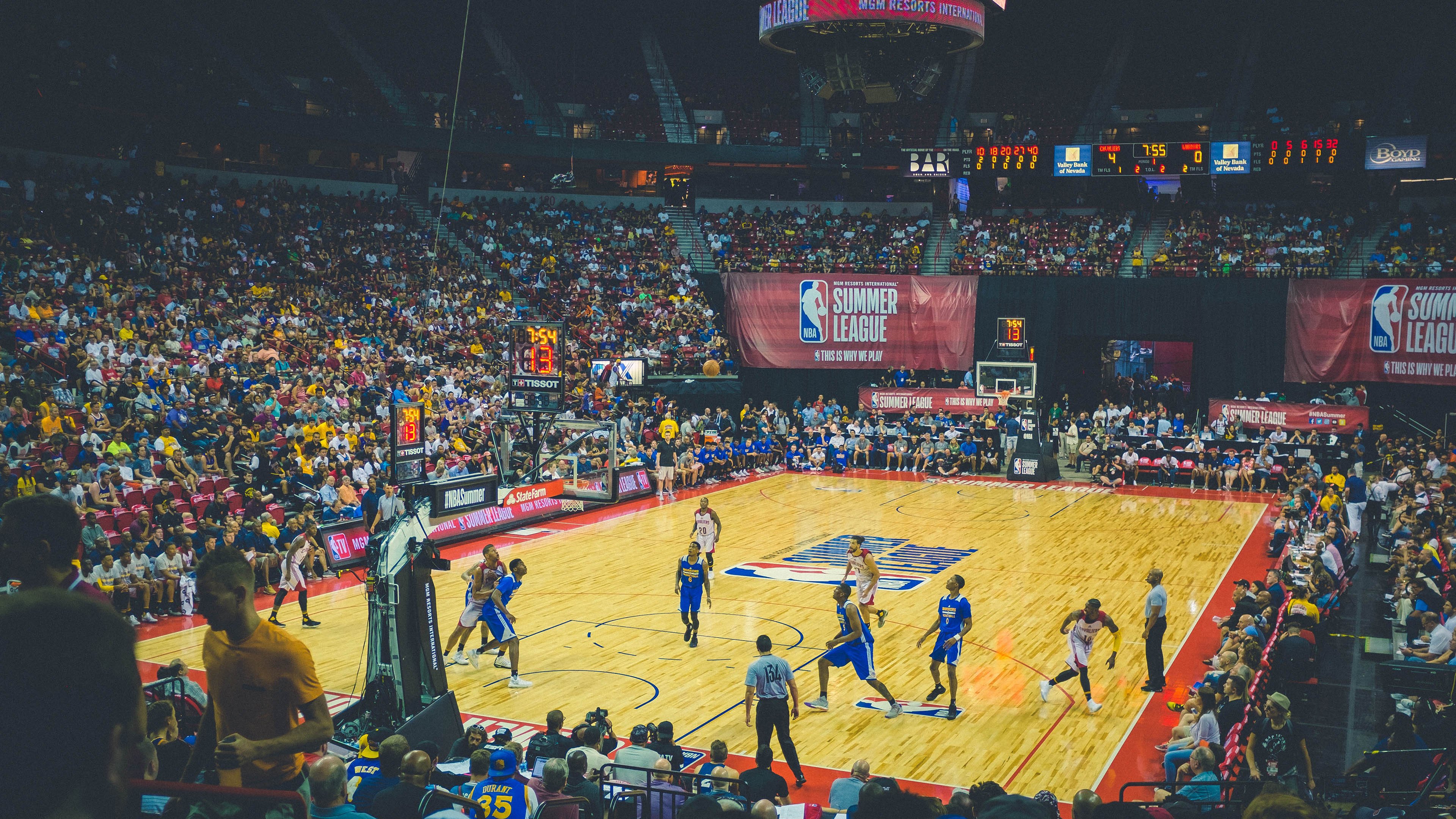 开云体育入口-腥风血雨！猛龙全面压制马刺，莫兰特成为关键先生