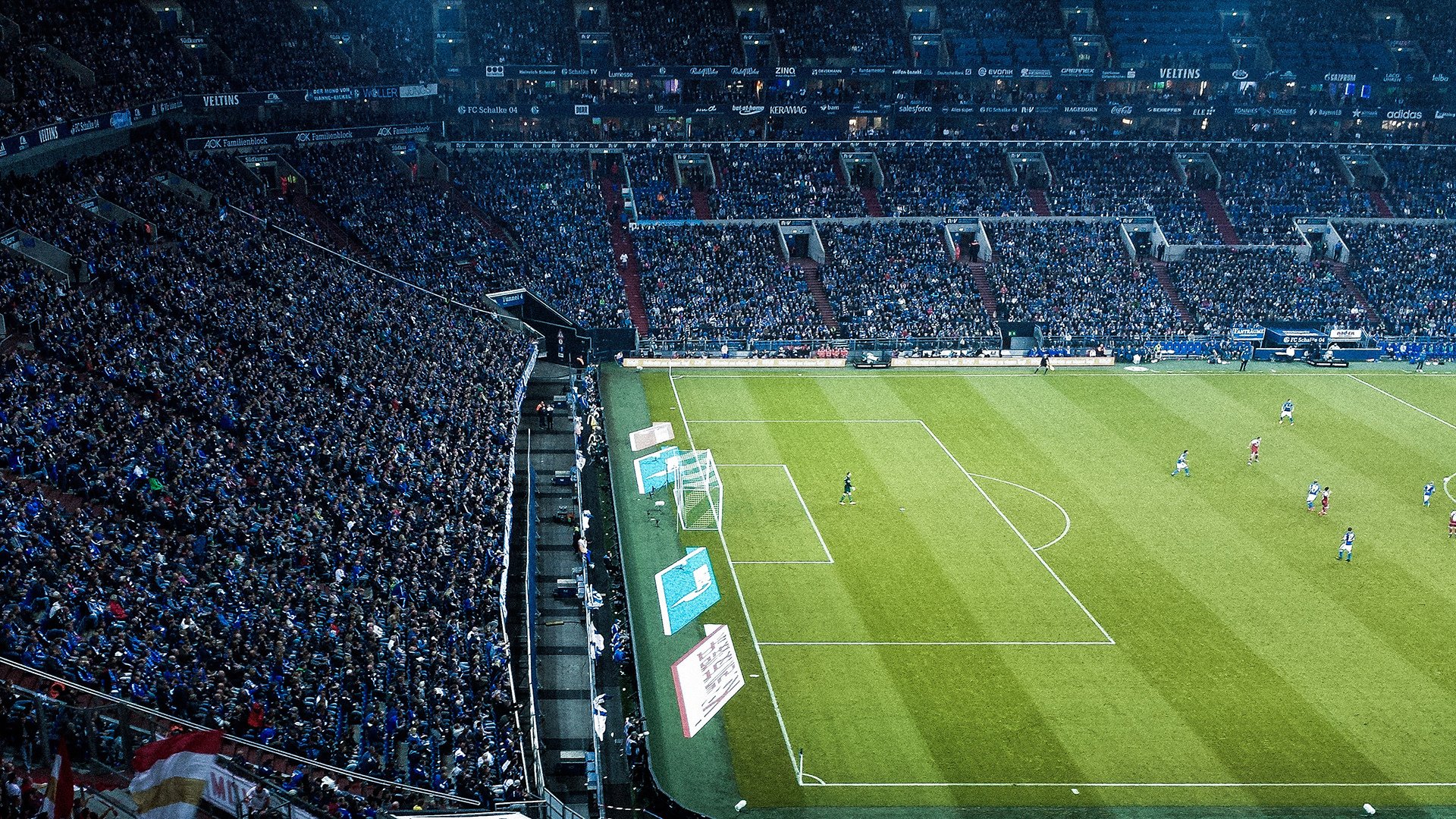 F1年度争冠之夜，劳塔罗式攻防转换，赛车场的绿茵传奇